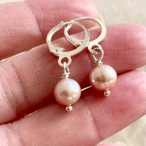 Pink freshwater Pearl earrings